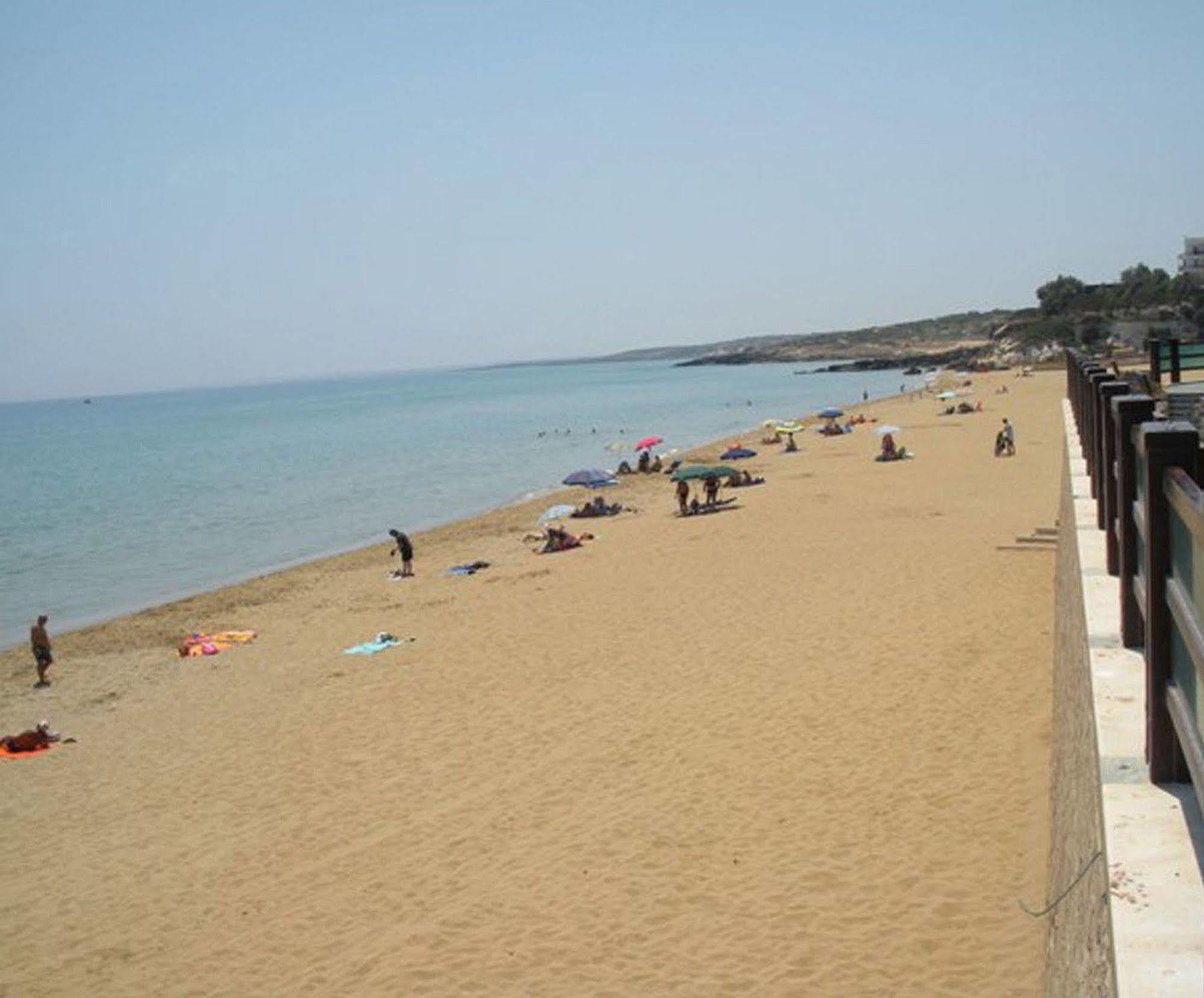 Hotel Villa Mediterranea Lido di Noto Esterno foto